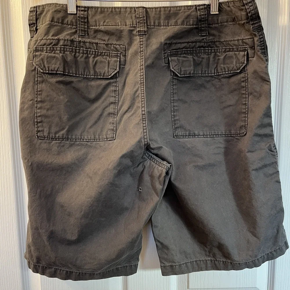 EDDIE BAUER Shorts Men's Flat Front Olive Khaki Specially Dyed 36 Please‎ READ